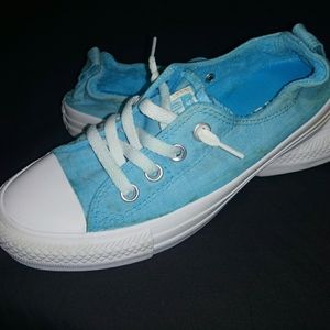 Womens size 7 converse shoes